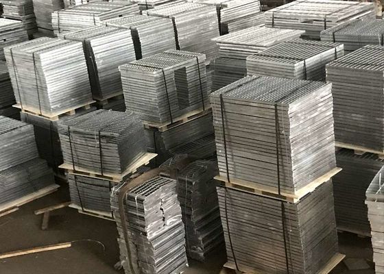 αγορά 700μμ1250μμ Προχρωματισμένη τροχιά από χάλυβα με 30μ275g/m2 επίστρωση ψευδαργύρου και 10μ25μm επίστρωση για ανθεκτικές στην διάβρωση εφαρμογές online manufacture